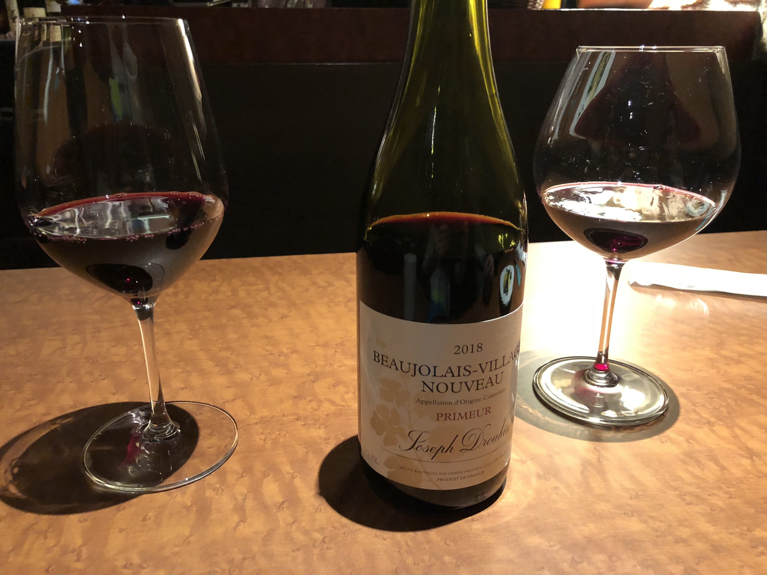 美味しいワインバーを知ってますか？